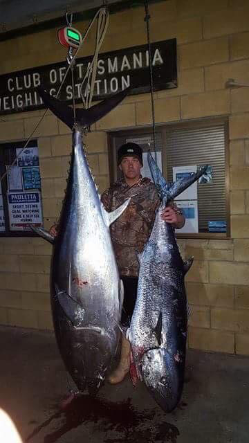 ANGLER: Dave Cooke  SPECIES: SBT and Butterfly Mackerel WEIGHT: 126kg and 56kg respectively LURE: JB Lures Chook.